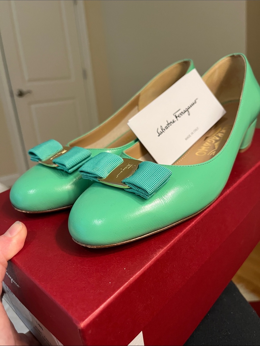 Salvatore Ferragamo Mint Green Vara Bow shoes.In very good conditions.Wore twice